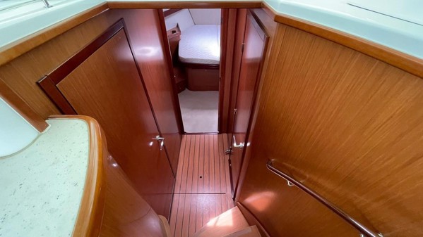 2010 BENETEAU SWIFT TRAWLER 42