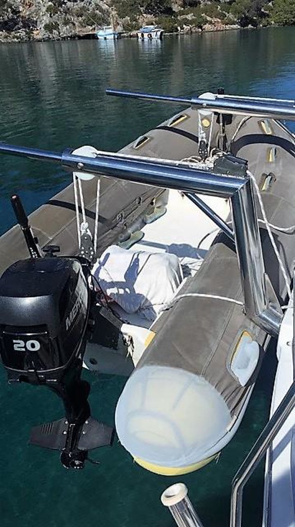 2010 LAGOON 440