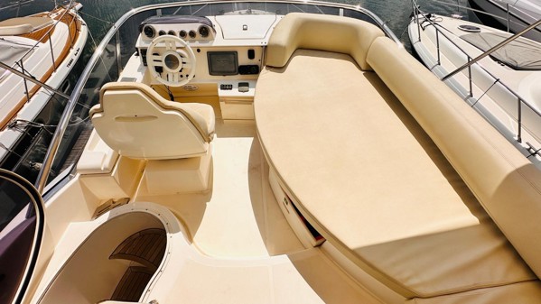 2009 AZIMUT 43 FLY