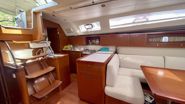 2011 BENETEAU OCEANIS 50