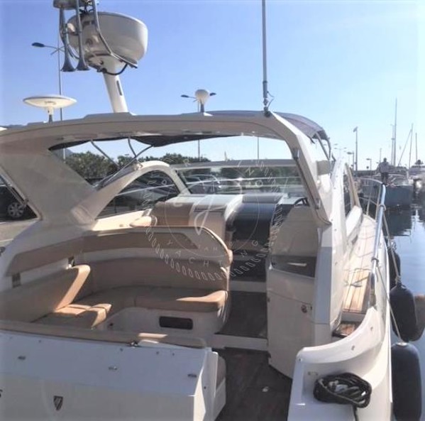 2009 FAIRLINE TARGA 38