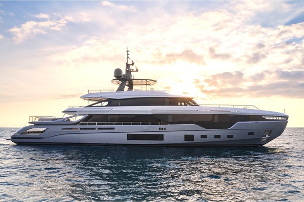 2021 AZIMUT GRANDE TRIDECK