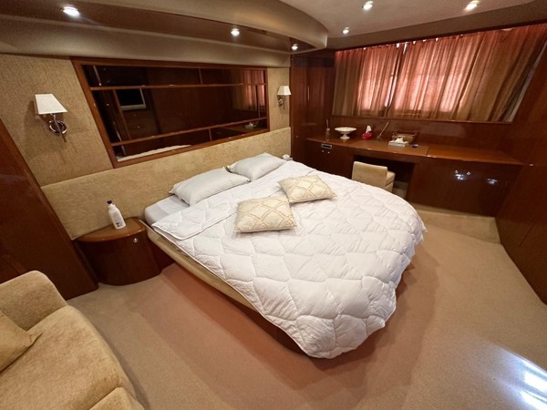 2007 PRINCESS 67