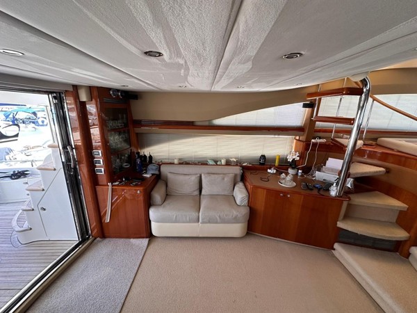 2007 PRINCESS 67