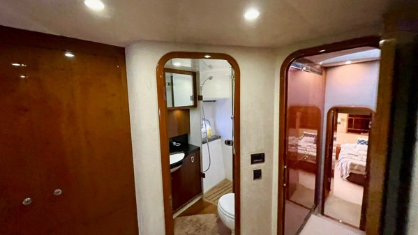 2007 PRINCESS 67 