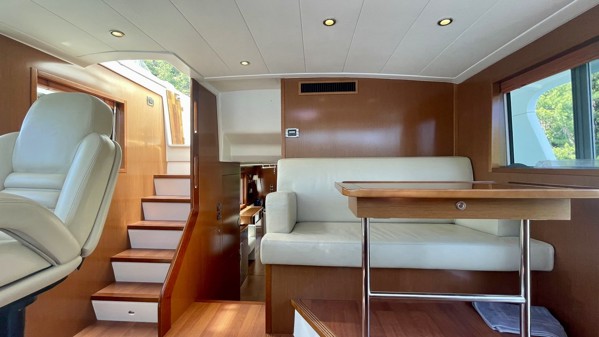 2011 BENETEAU SWIFT TRAWLER 52