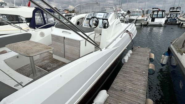 2013 BENETEAU FLYER 850 SUN DECK