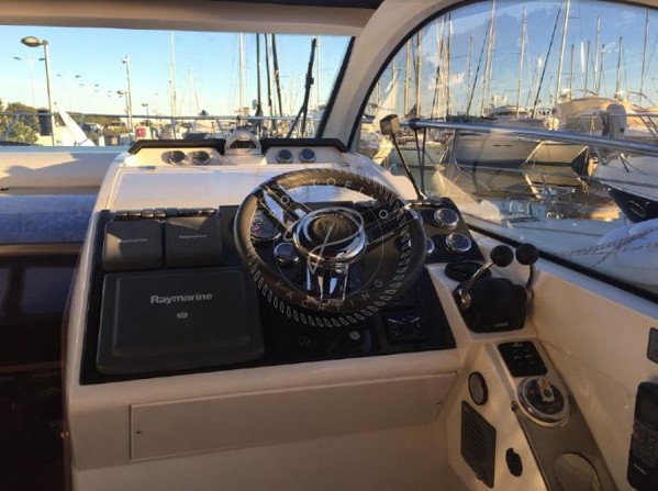 2009 FAIRLINE TARGA 38