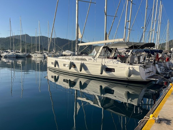 2021 BENETEAU OCEANIS 51.1