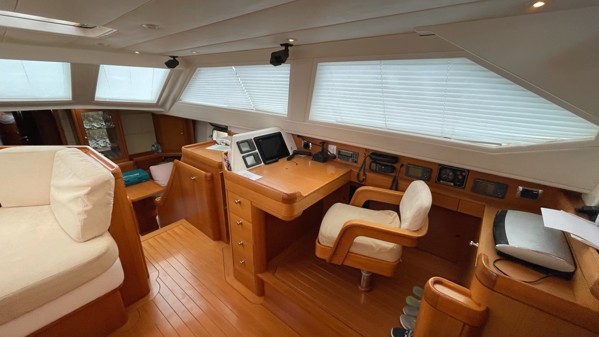 2004 SOLARIS 76