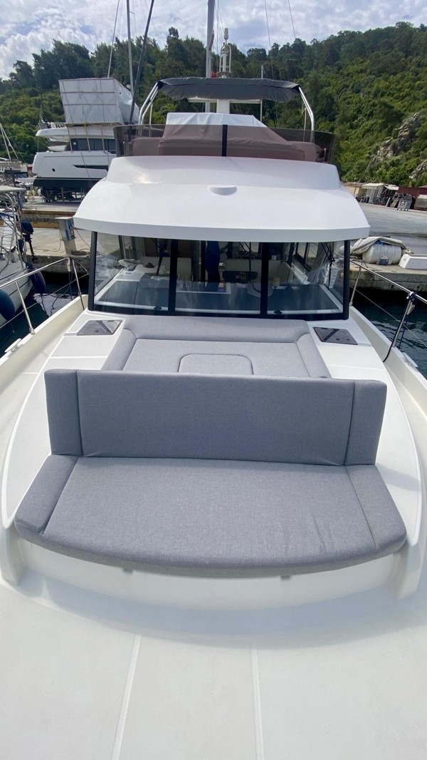 2021 BENETEAU SWIFT TRAWLER 41- DOCKMATE 