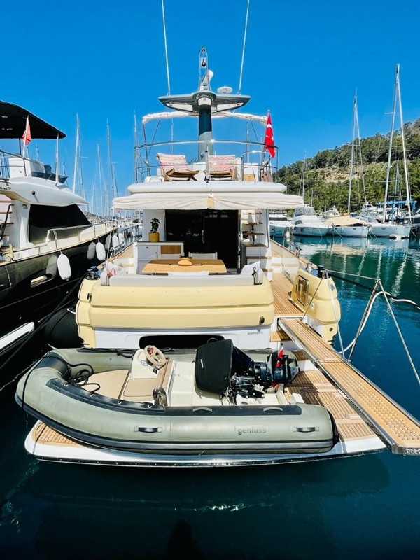 2017 AZIMUT MAGELLANO 53