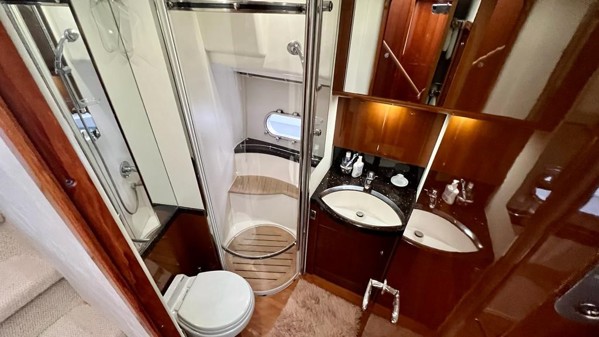 2007 PRINCESS 67 