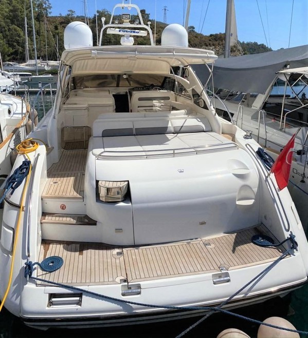 2005 PRINCESS V50