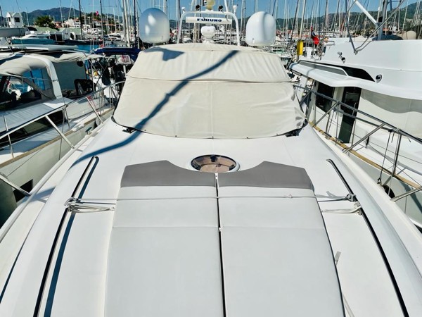 2005 PRINCESS V50