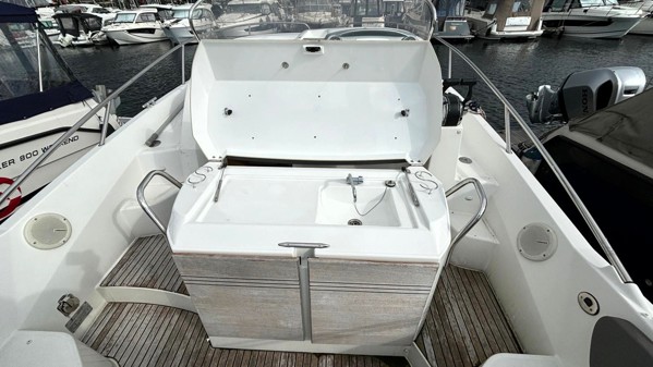 2013 BENETEAU FLYER 850 SUN DECK