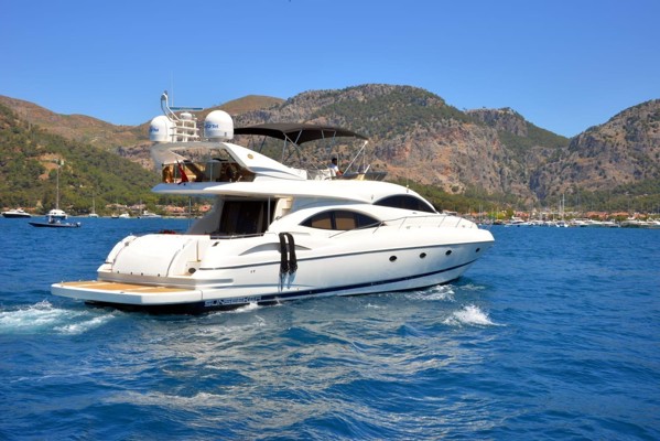 2001/2021 SUNSEEKER MANHATTAN 73