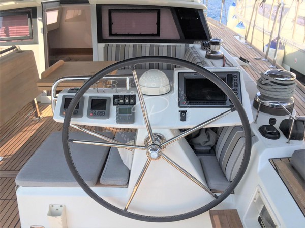 2011 BENETEAU SENSE 50