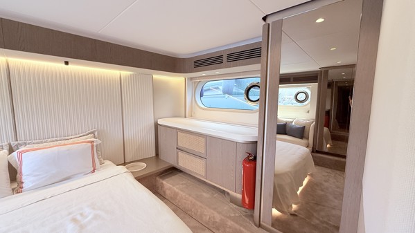 2025 AZIMUT MAGELLANO 60