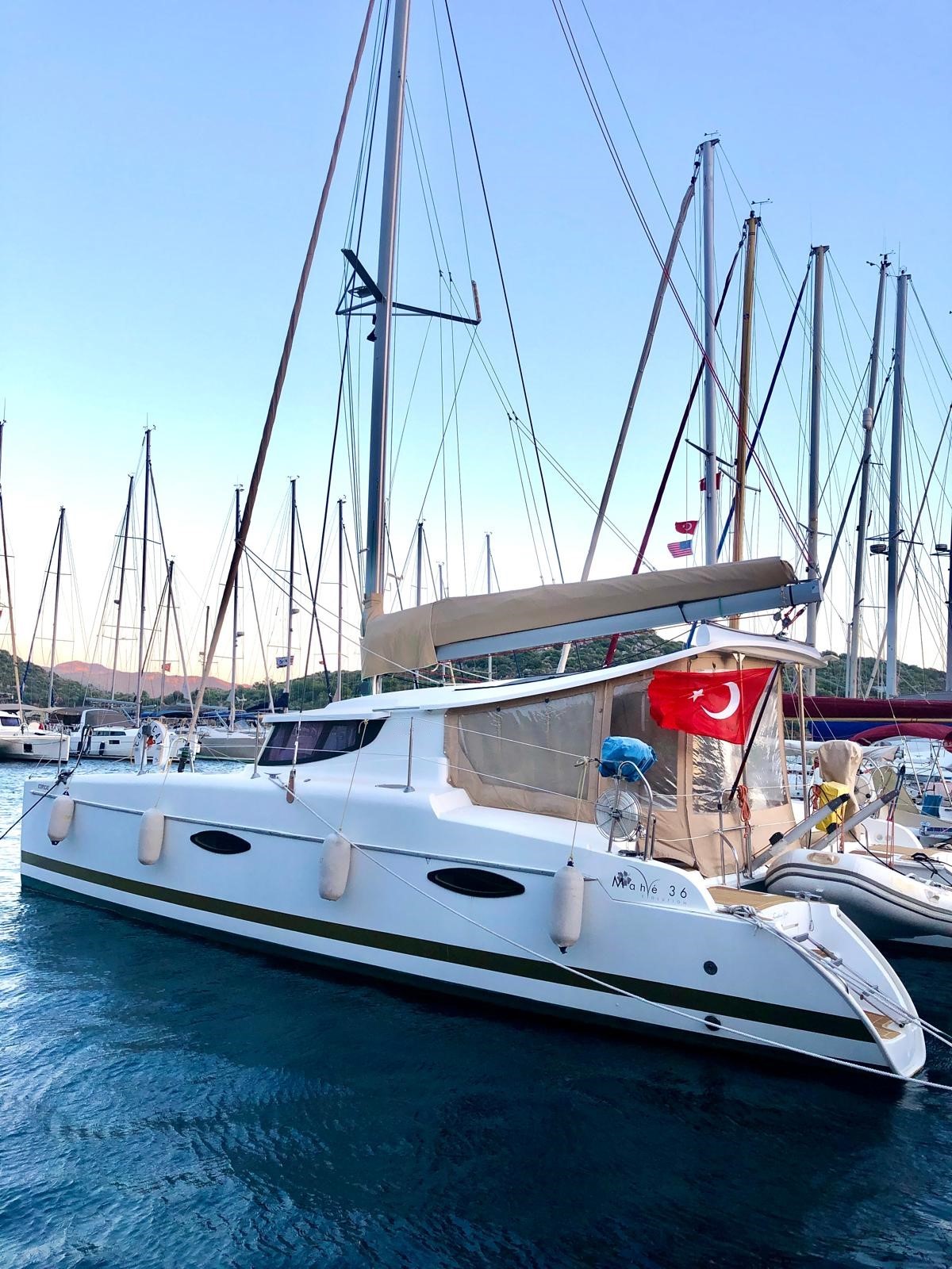 2013 FOUNTAINE PAJOT MAHE 36 EVOLUTION