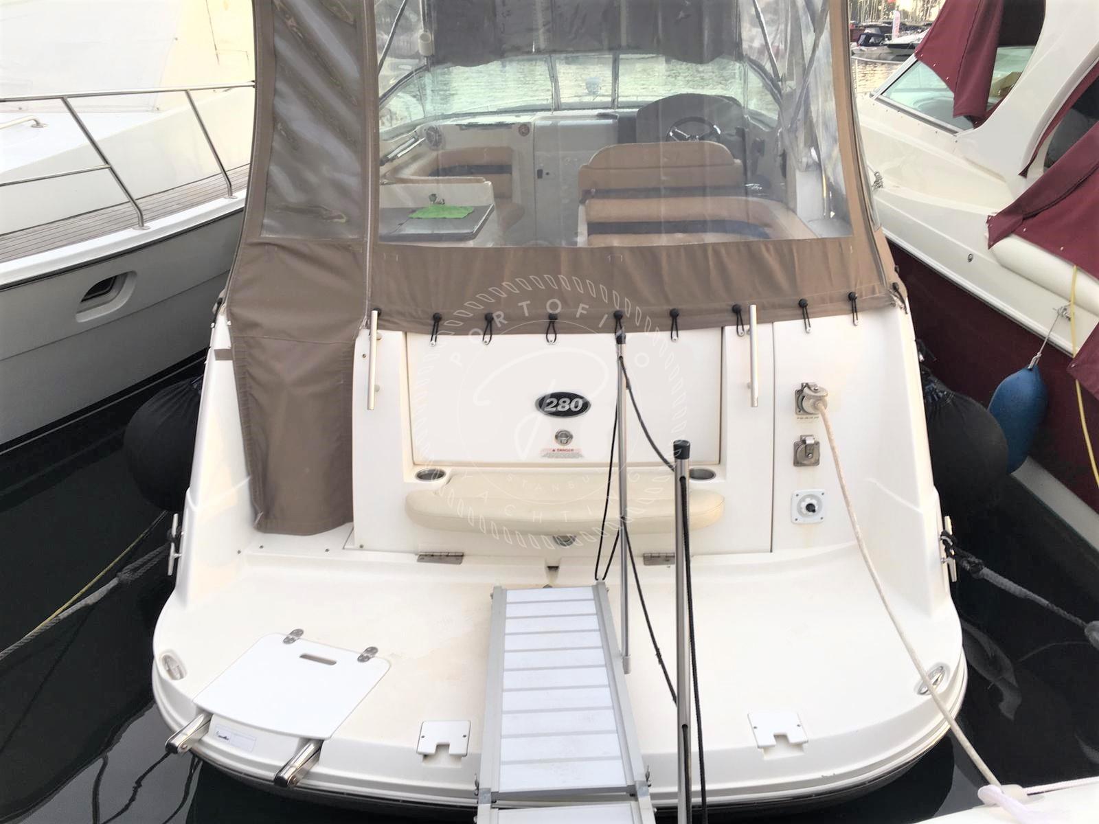 RINKER 280 EXPRESS CRUISER | PortofinoYachting